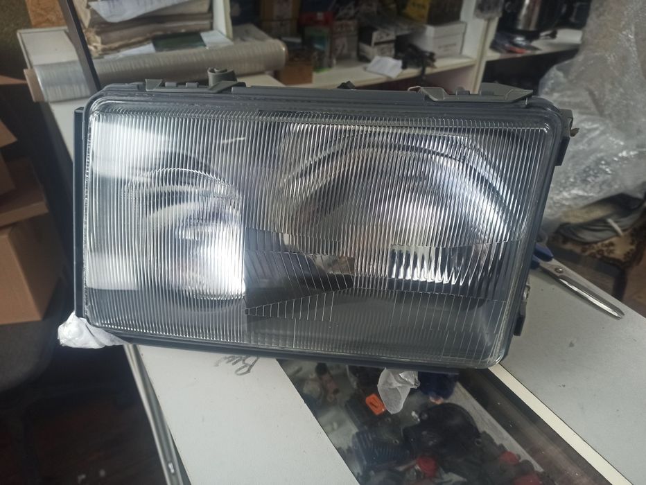Продам задний стопы на Мерседес W124