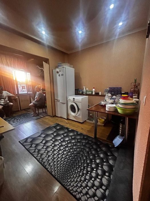 Продается 3х комнатная квартира на массив куйлюк 6 (RV)