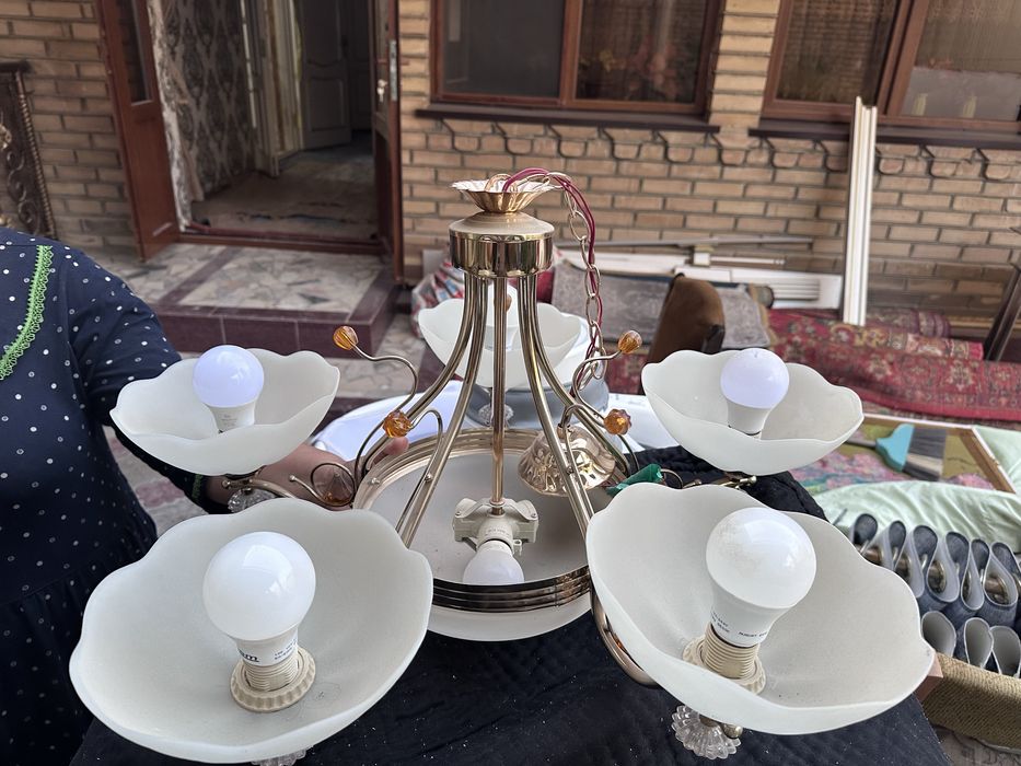 Люстра для гостинной