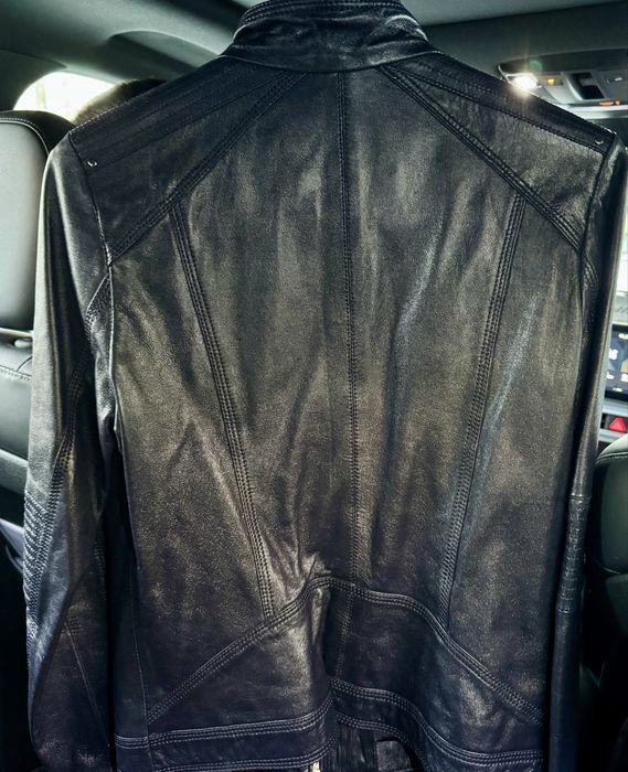 Продам кожаную новую куртку