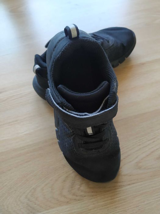 Детски маратонки и непромокаеми боти от Декатлон