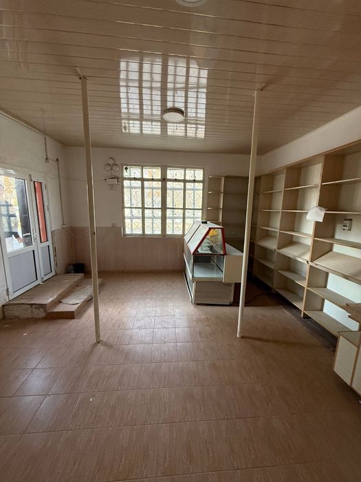 Продаётся нежилое помещение в 9-м микрорайоне, площадью 40 м²,