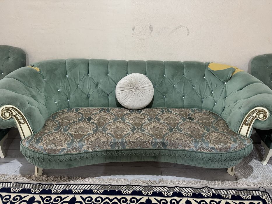 Королевский диван