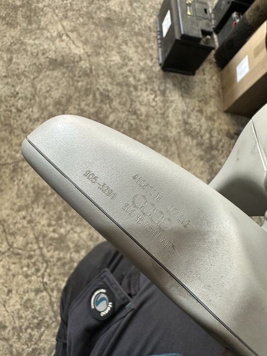 Средно огледало за задно виждане Audi A3 Q3 8U0857511 със затъмняване