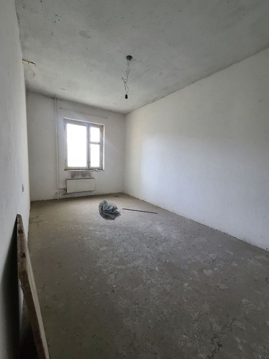 Срочно продается 4+1/2/12 большая кв. в Центре на Нукусской