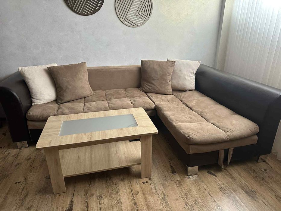 Диван разтегателен и маса