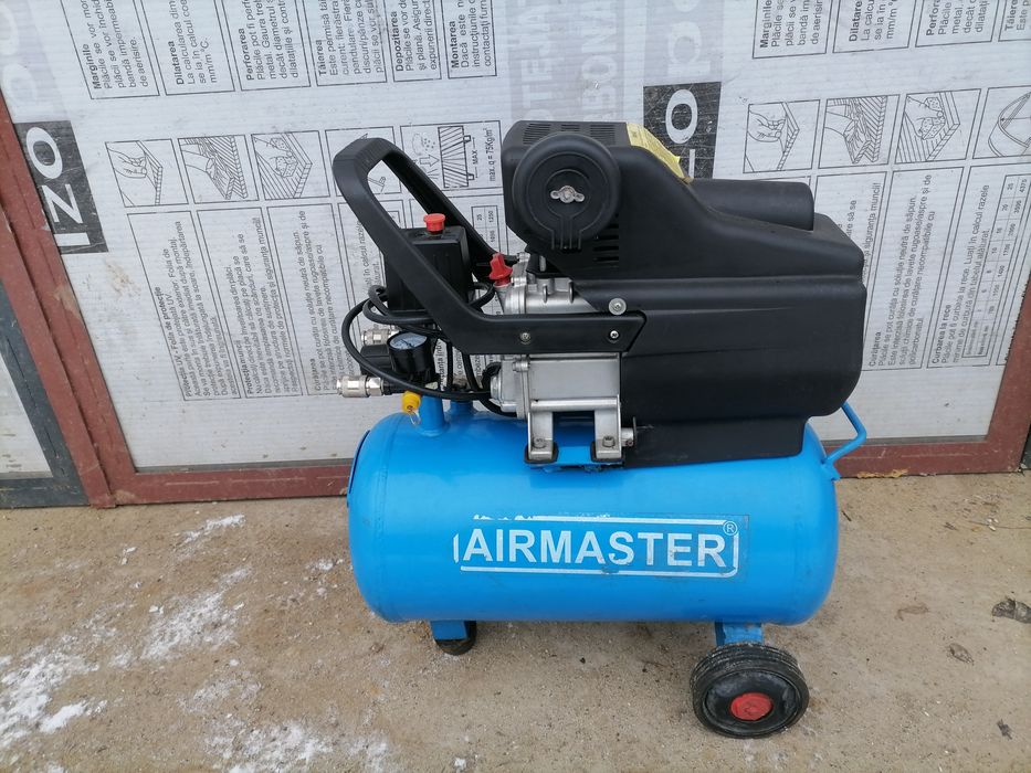 Compresor Aer Airmaster 24L 8 Bari 190 L/min alimentare 220V motor