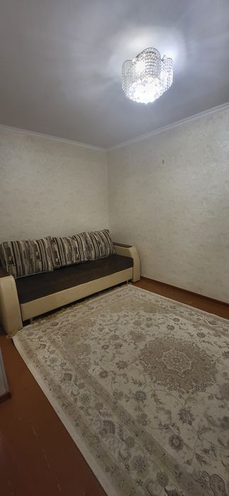 Сдам  трехкомнатную квартиру в центре