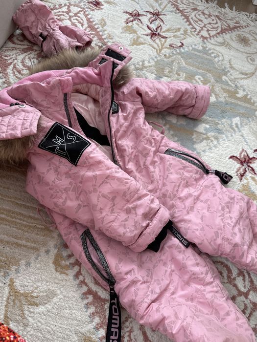 Продам комбинезон для девочки