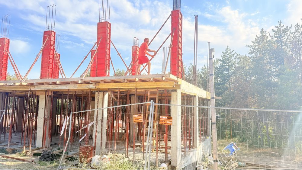 Груб строеж на къщи ,огради и покриви