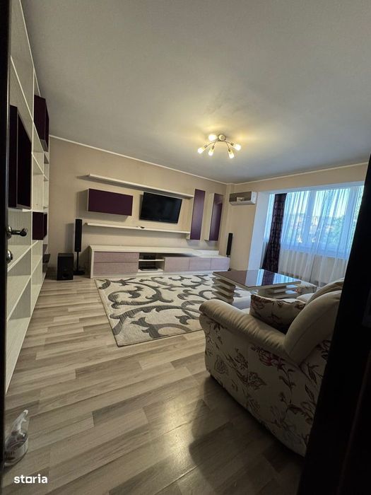 Vând apartament 3 camere, decomandat, 68 mp, Et. 3 + acces la 100 mp