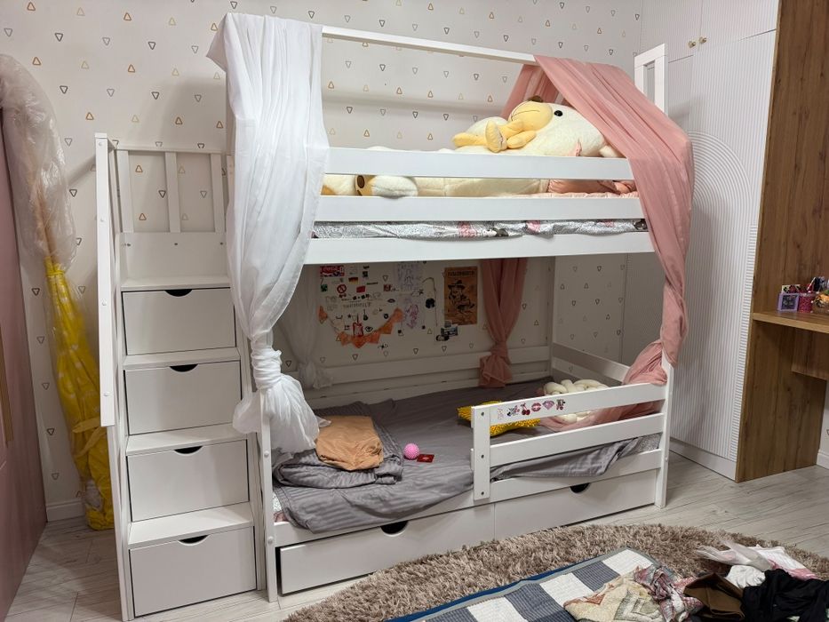 Шкаф, детская кровать