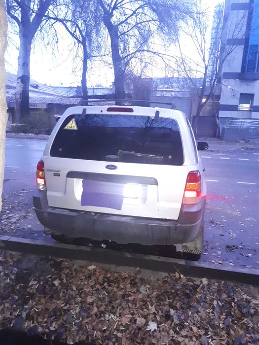 Автомобиль Форд Эскейп