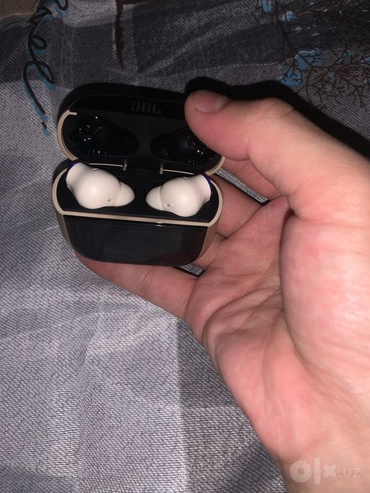 Naushnik sotiladi yangi kelgan rossiyadan