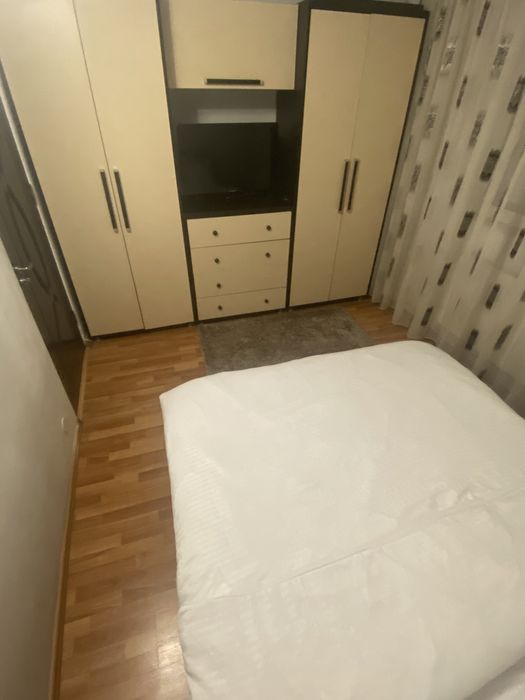 Apartament 2 camere de inchiriat etaj 2 din 4 cu centrala si mobilat