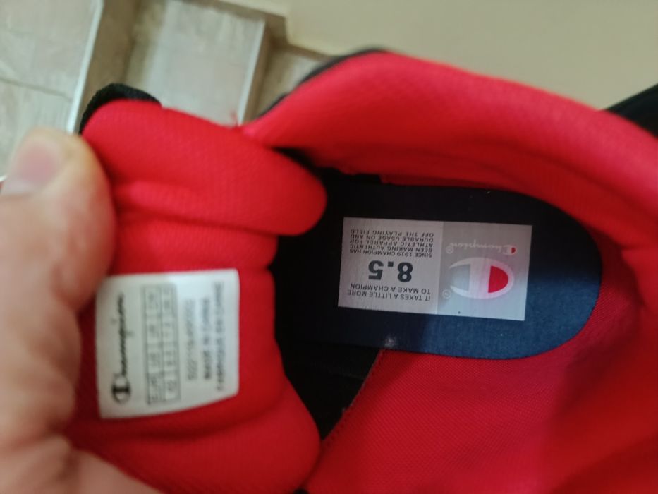 Маратонки Nike и Shampiom