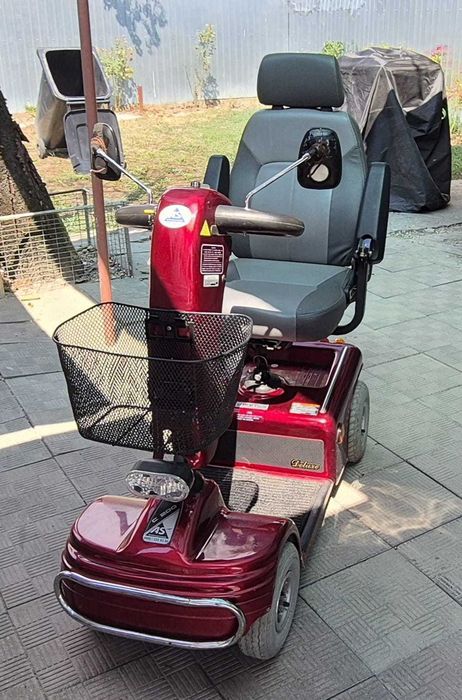Scuter electric cu 4 roti