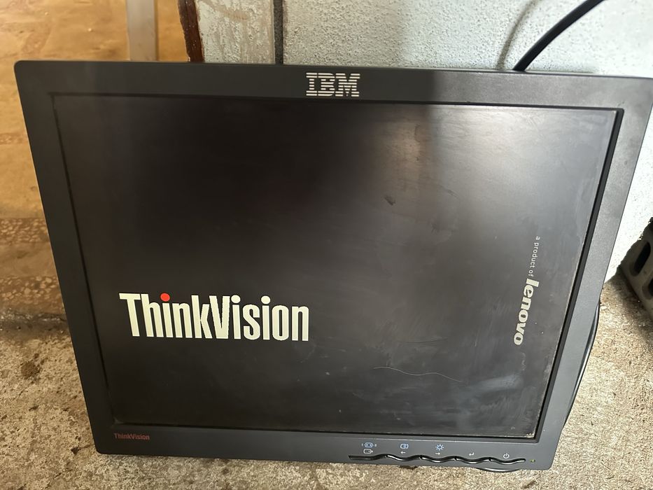 Монитор за компютър  IBM
