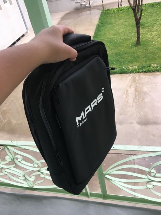 Maktab va Noutbuk uchun sumka