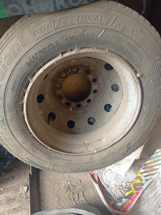 Продам колеса на грузовой авто