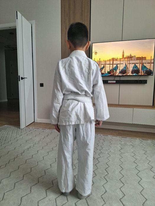 Продам кимоно для каратэ