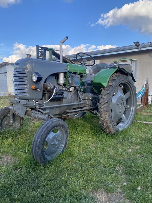 Vând tractor stare buna