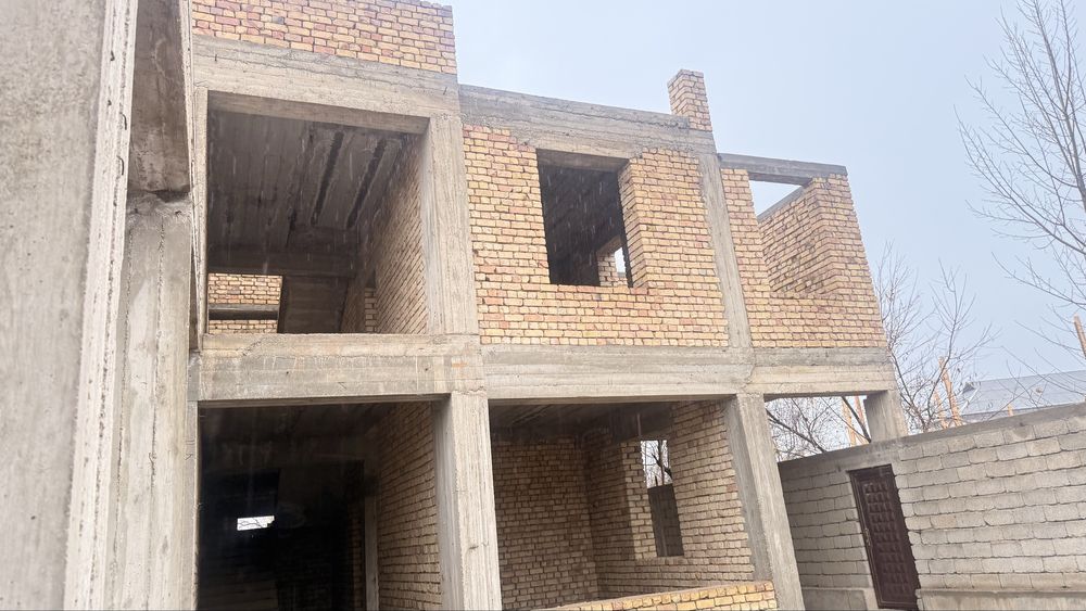 Uy sotiladi 15 sotix