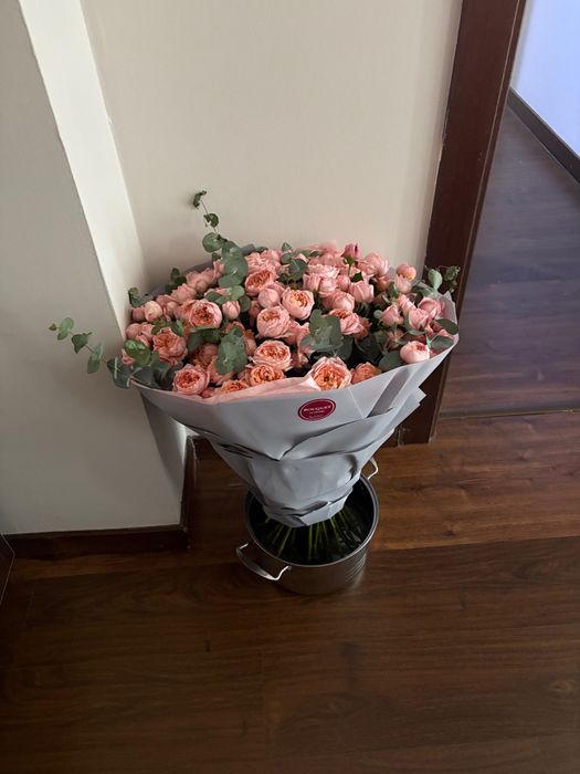 пионовидные кустовые розы