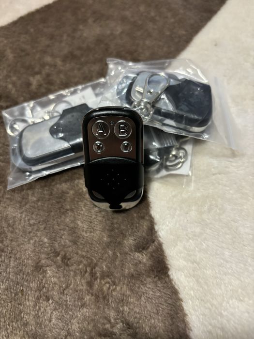 Telecomanda de garaj universala/Huse chei si brelocuri audi a6 c7