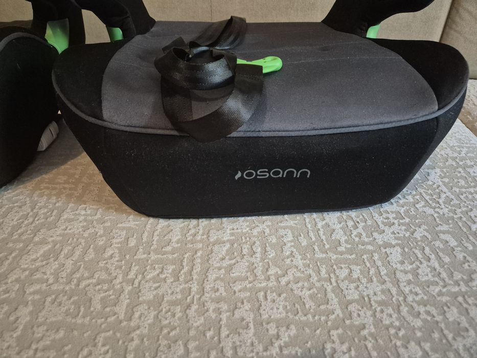 Scaun auto inaltator cu isofix