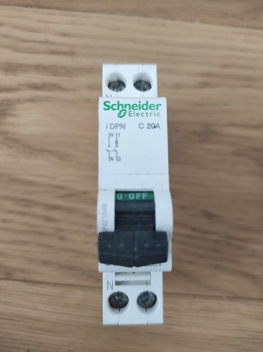 Siguranțe Electrice cu diferențial Schneider noi