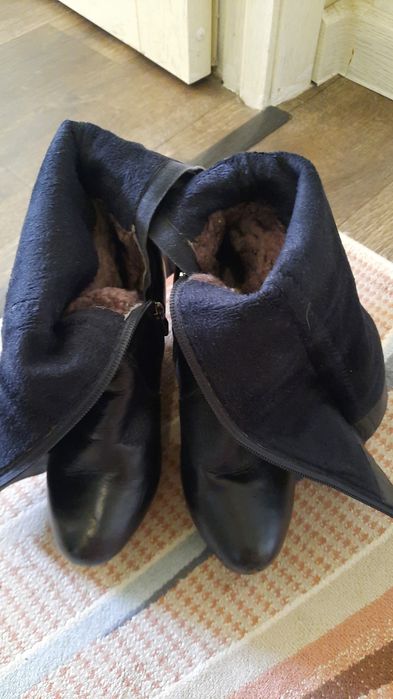 Продаются кожаные сапоги на платформе