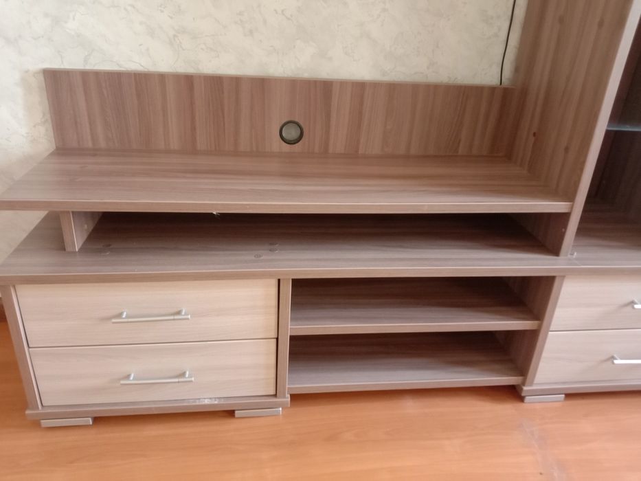 Продам подтелевизорник за 25000