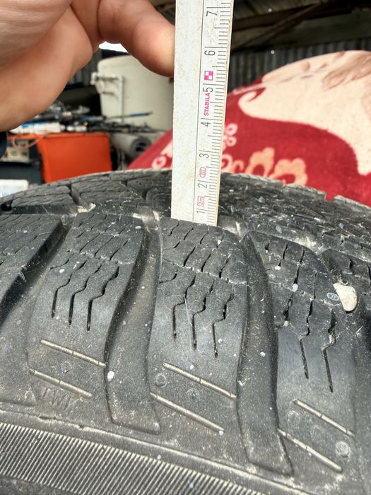 Set 4 jante aliaj pt BMW + anvelope iarnă 205/60 R16 Pirelli (runflat