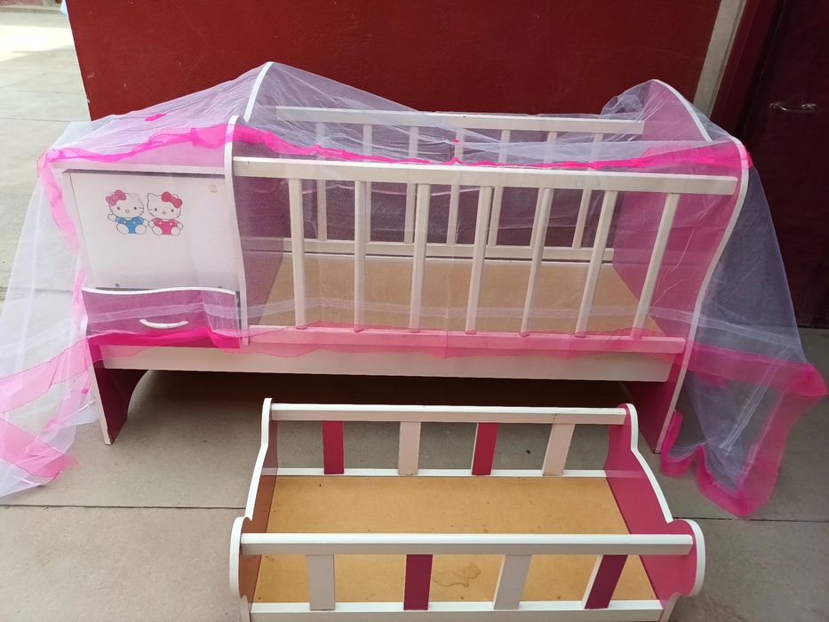 Детский кровать сотилади...