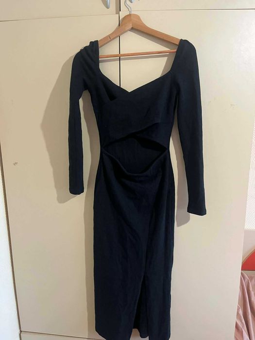 Черна рокля за повод