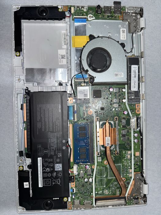 Laptop asus vivobook slim i3 1005G1