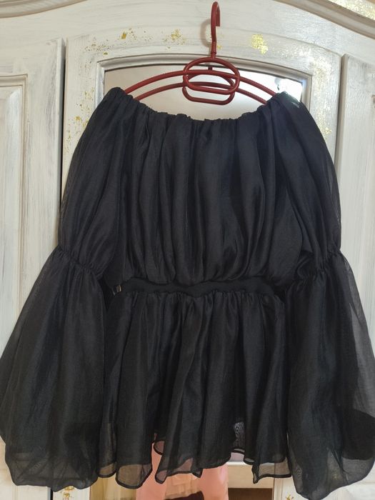 Ефирна черна тюлена блуза