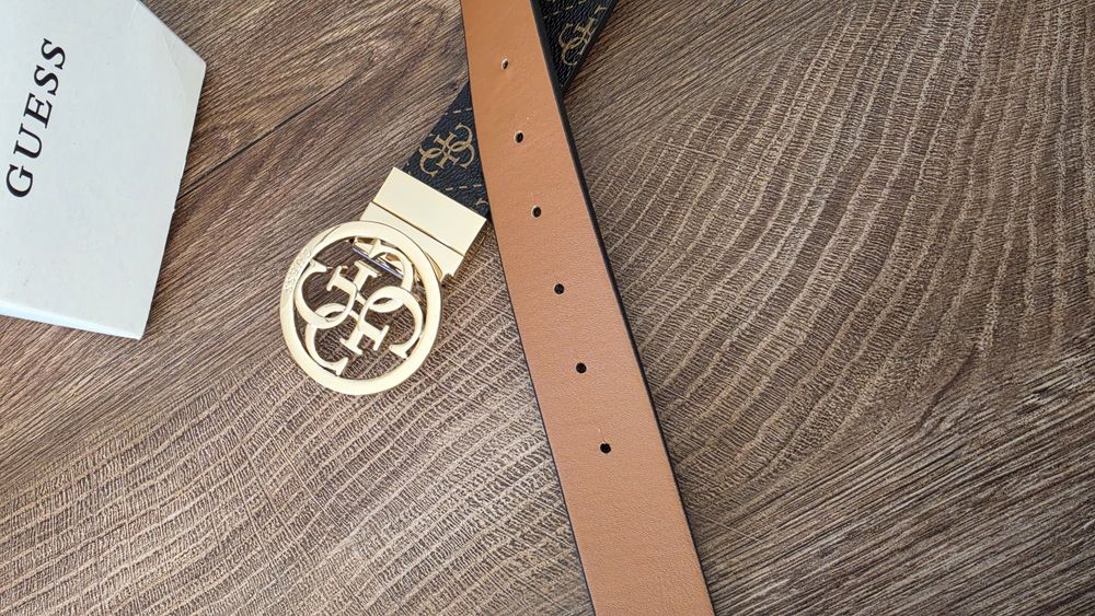 Двулицев колан  Guess нов