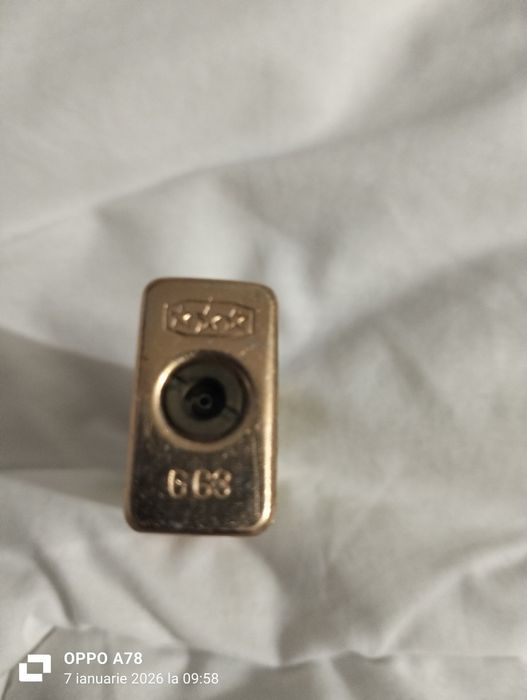 Vând brichete veche