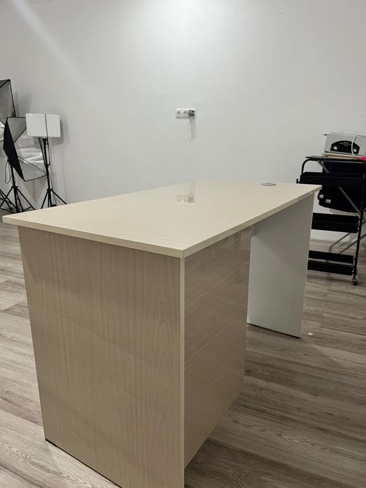 Продается стол для маникюра или для учебы