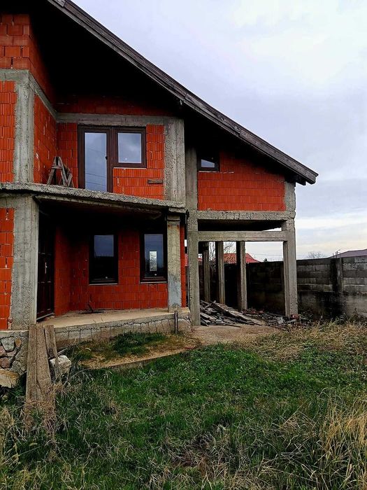 Casă la roșu de vânzare – Oradea, zona Episcopia