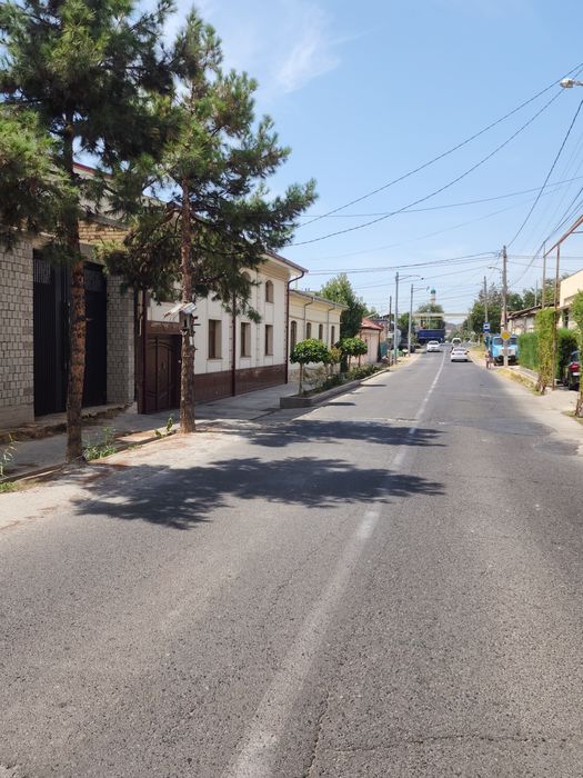 Uch tepada birlik mahallada uy sotiladi!!!