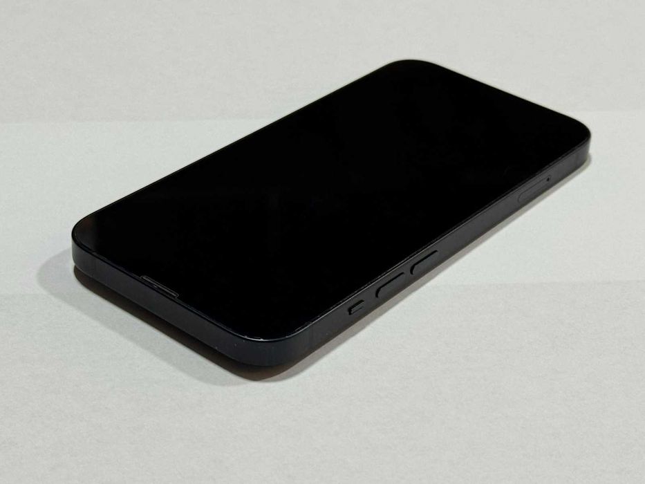 Продавам iPhone 13 256GB 100% Baterry