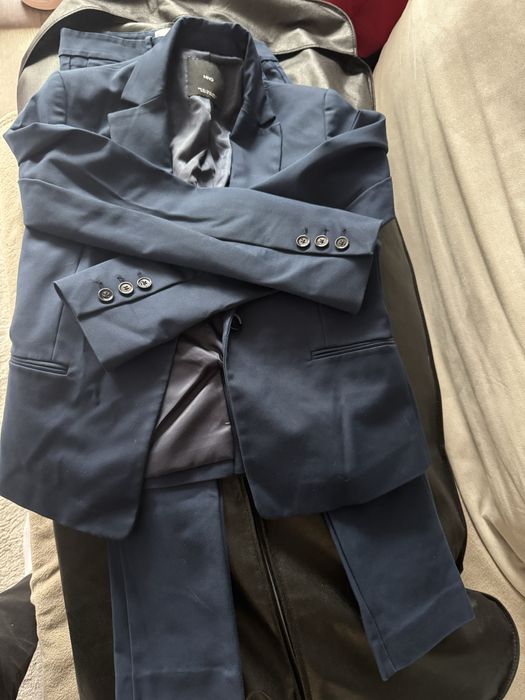 Чували с дрехи Massimo Dutti, Zara, Reserved и др.