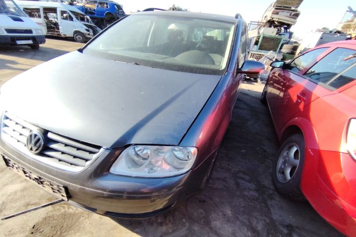Far stanga Volkswagen VW Touran 2006 1.9 TDI MT (105 hp)