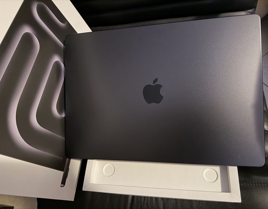  MacBook Pro 16 inch M4 Pro **48 GB**512 SSD** Full Box