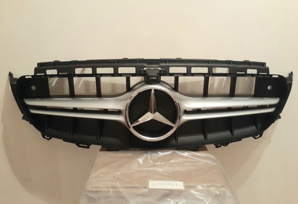 Решётка радиатора мерседес w213. W/S класс. AMG. 2016- 20 года.