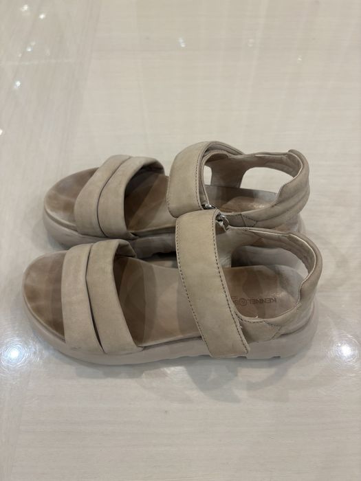 Продам босоножки Kennel Shmenger