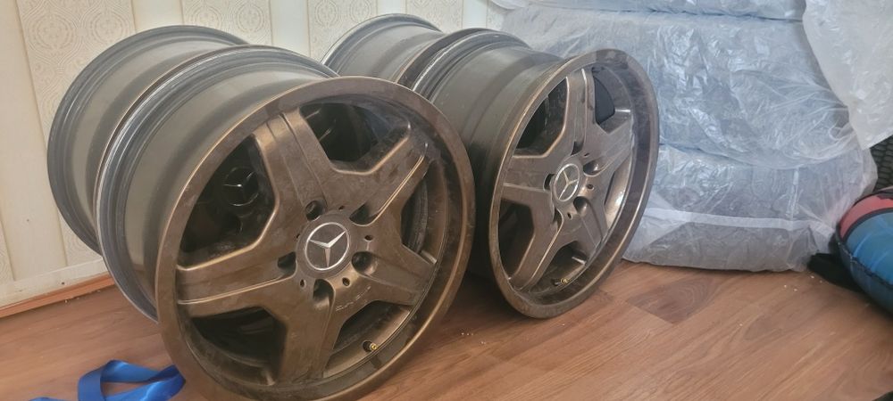 Диски оригинальные Amg R18 на гелен